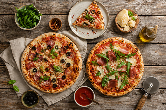Pizza a místní gastronomie v restauracích nedaleko ubytování v Golemu